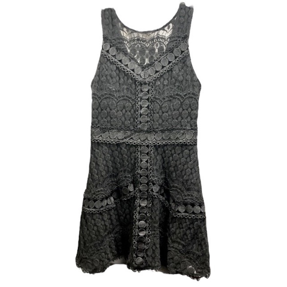 Adelyn Rae crocheted and lace cocktail dress, Medium. - Picture 1 of 12
